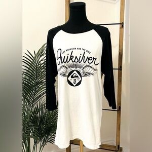 Quiksilver Black and White Graphic 3/4 Sleeve T-shirt, Medium